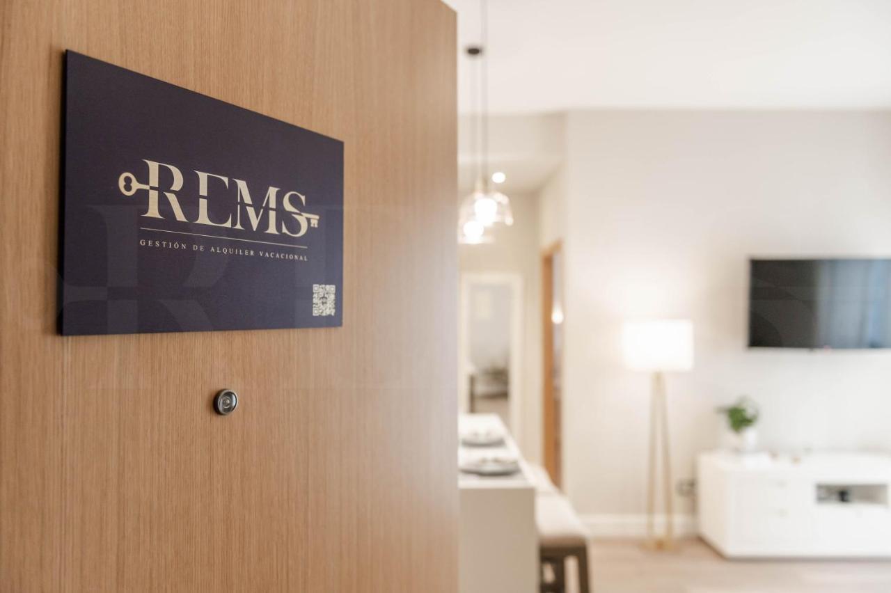 Cozy Apartment With Parking In The Center By Rems Málaga Exterior foto